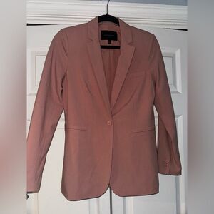 Dusty rose blazer Banana Republic - size 2. Worn twice and dry cleaned!